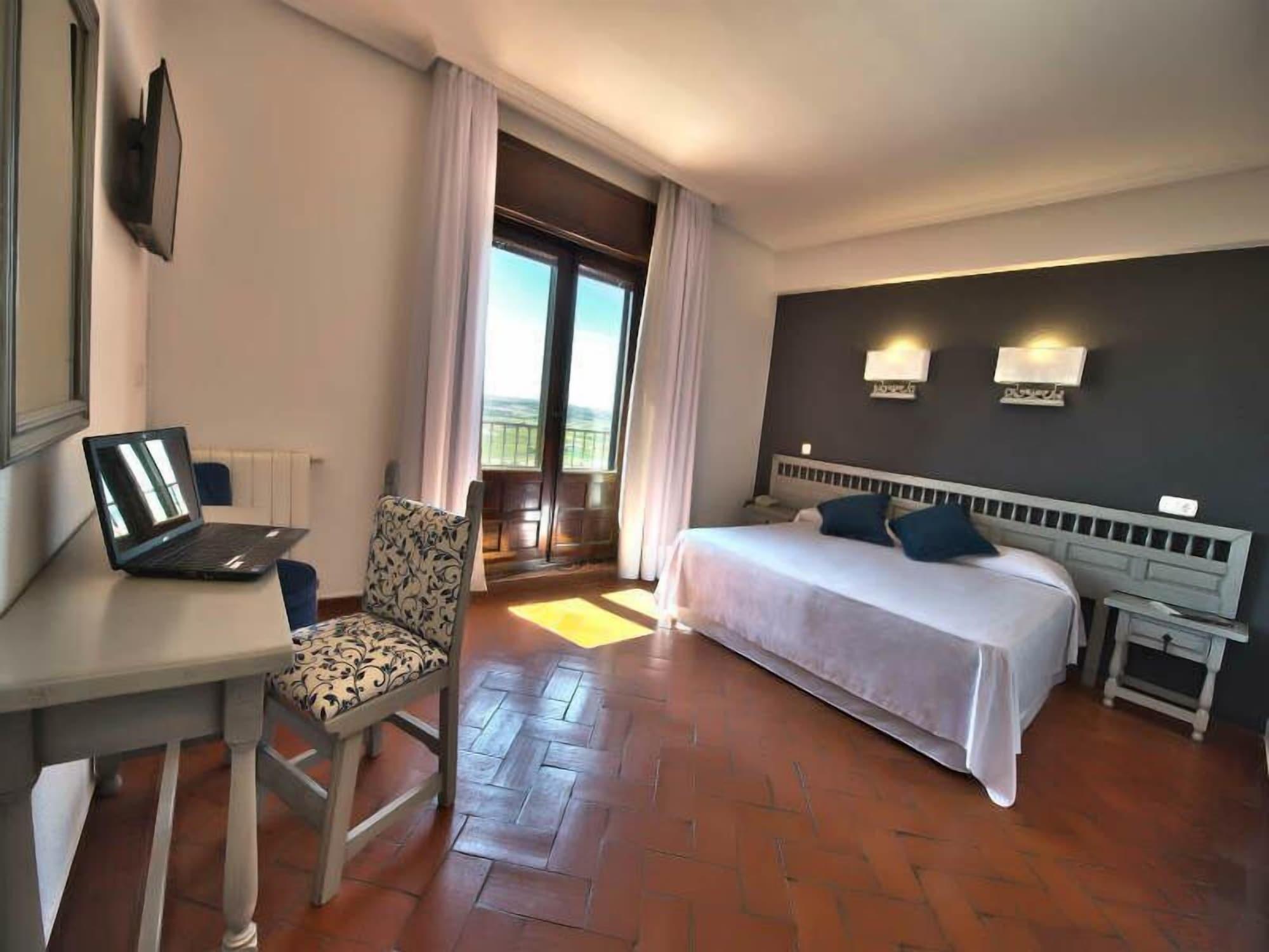 Hospedium Hotel Juan II Toro Luaran gambar