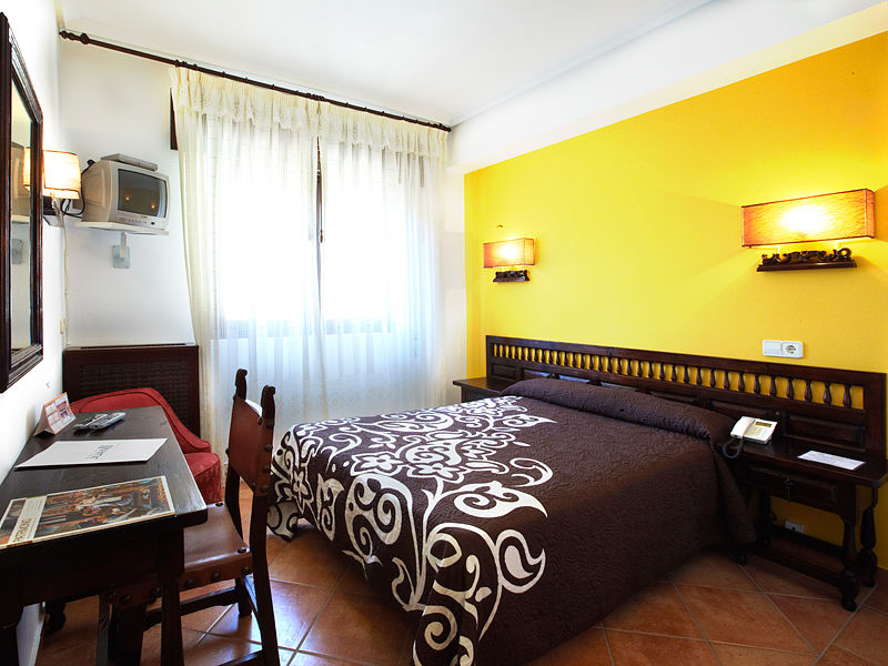 Hospedium Hotel Juan II Toro Luaran gambar