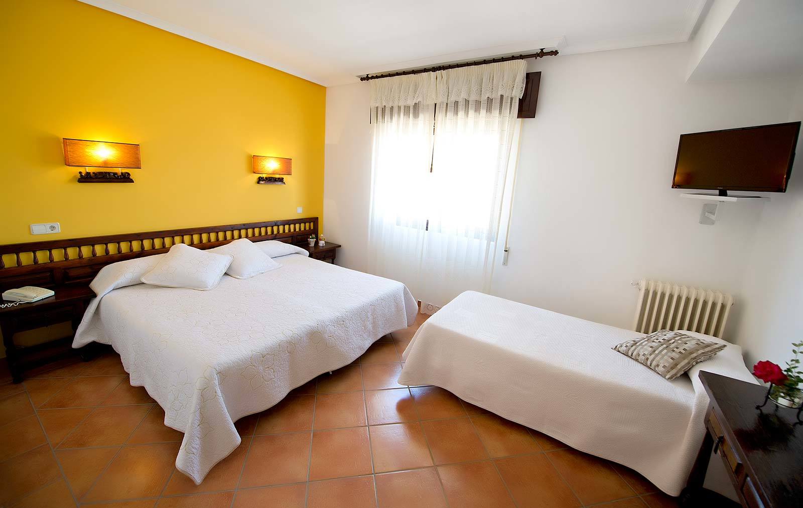 Hospedium Hotel Juan II Toro Luaran gambar